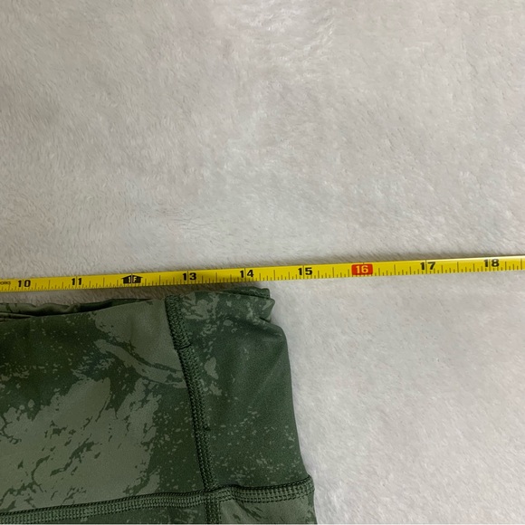 Womens REI Co Op High Rise green camo leggins size L with pockets - Picture 10 of 10